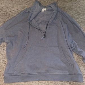 American Eagle pullover